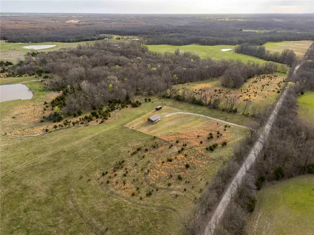 $1 | 10550 Hwy A, Higbee, MO 65257