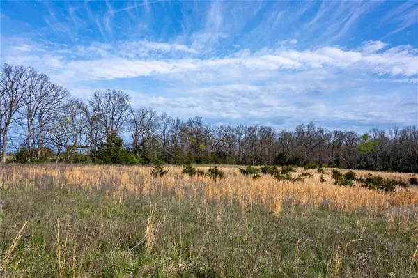 $1 | 10550 Hwy A, Higbee, MO 65257