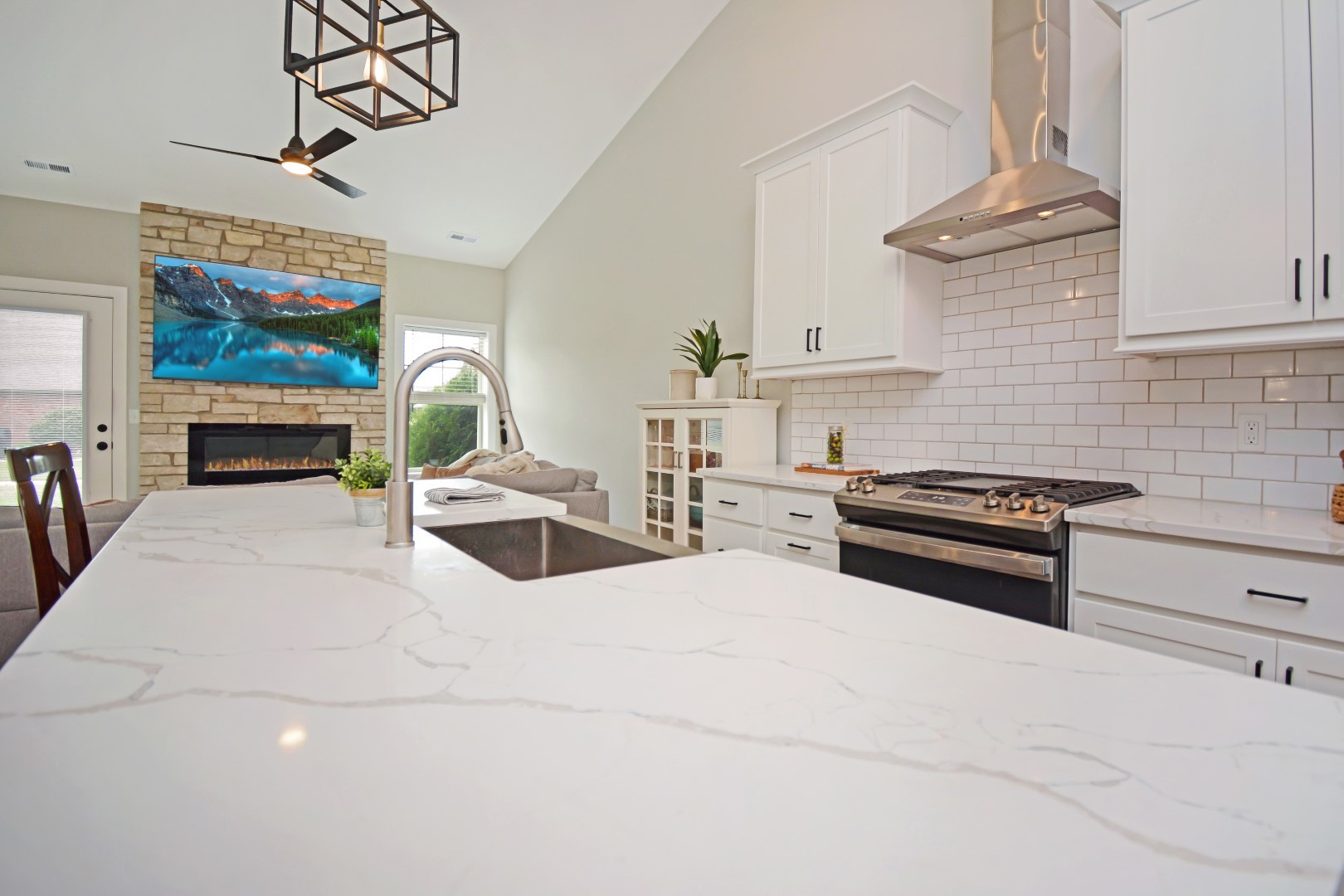 1723 Glenbridge Road Bloomington, IL 61704 - Photo 16 of 78