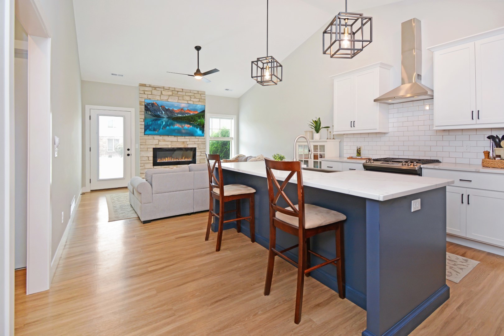 1723 Glenbridge Road Bloomington, IL 61704 - Photo 5 of 78