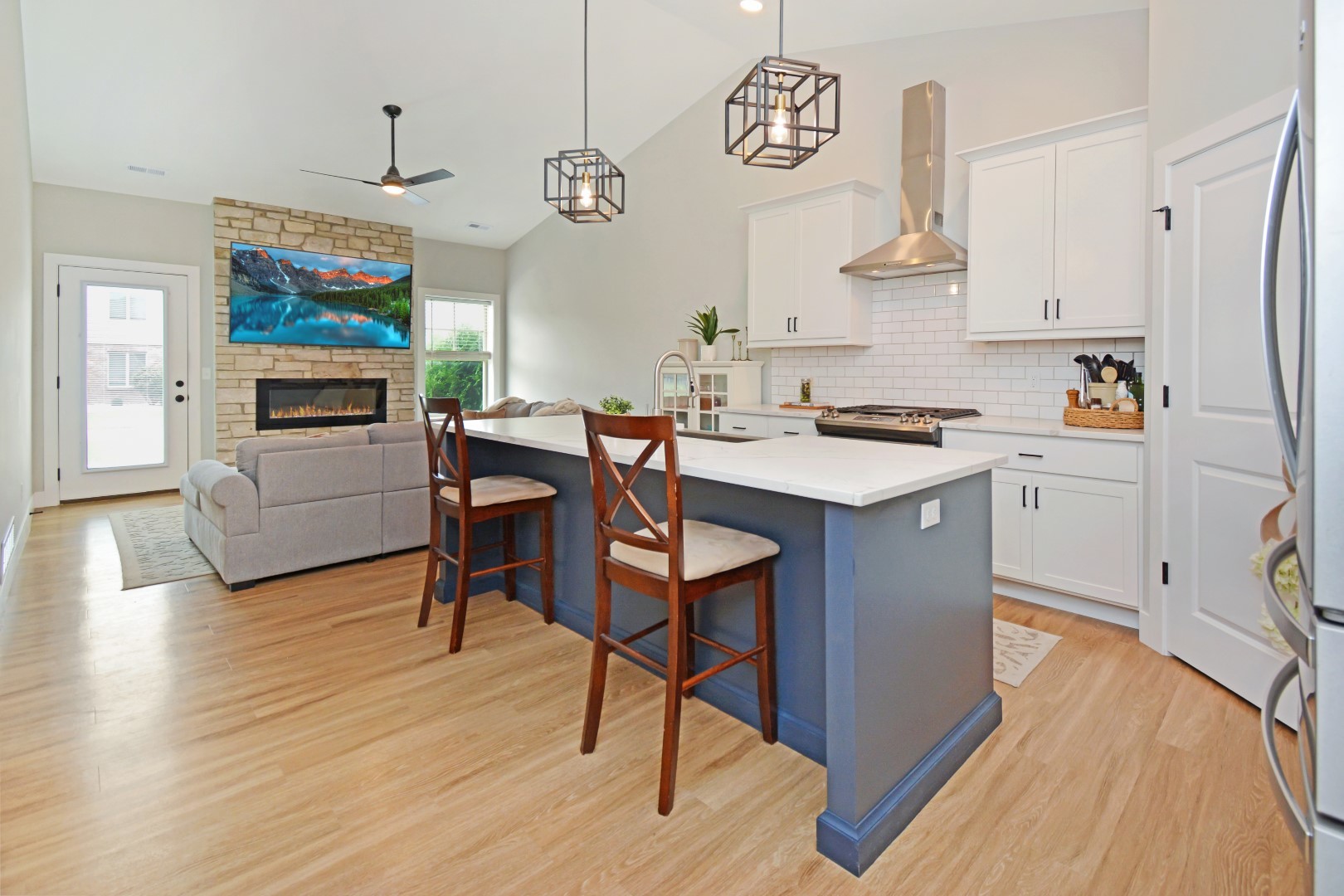 1723 Glenbridge Road Bloomington, IL 61704 - Photo 10 of 78