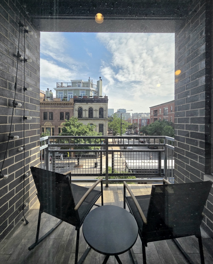 22 North Aberdeen Street, Unit 203 Chicago, IL 60607 - Photo 6 of 19