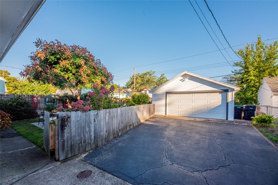 234 Pemberton Road Irondequoit, NY 14622 - Photo 26 of 39