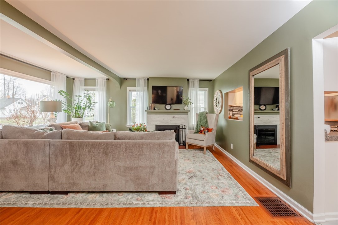 234 Pemberton Road Irondequoit, NY 14622 - Photo 8 of 39