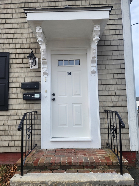 14 Everett Street, Unit 2 Middleboro, MA 02346 - Photo 3 of 18