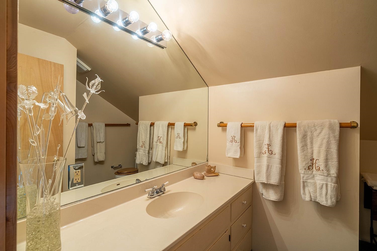 7960 River Road Truckee, CA 96161 - Photo 16 of 21 Gallery Image 16