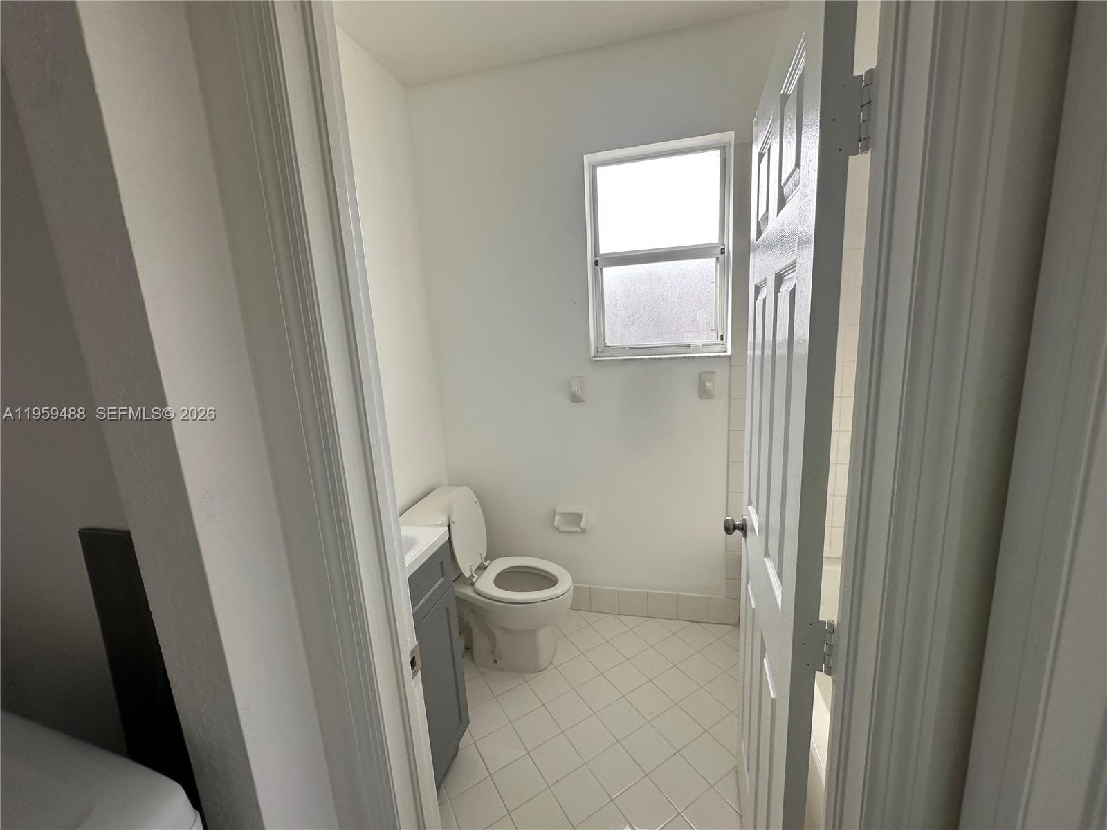 4176 Northeast 9th Street Homestead, FL 33033 - Photo 10 of 28