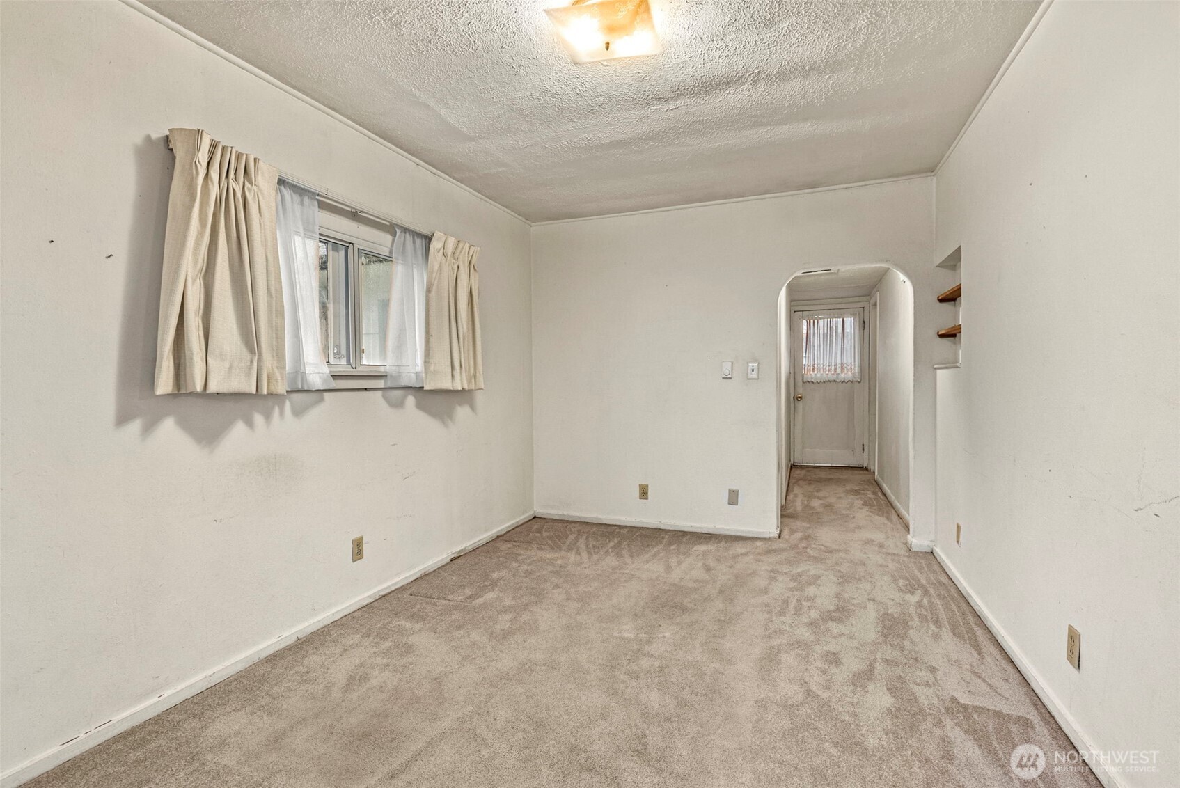 2843 Hemlock Street Longview, WA 98632 - Photo 3 of 17