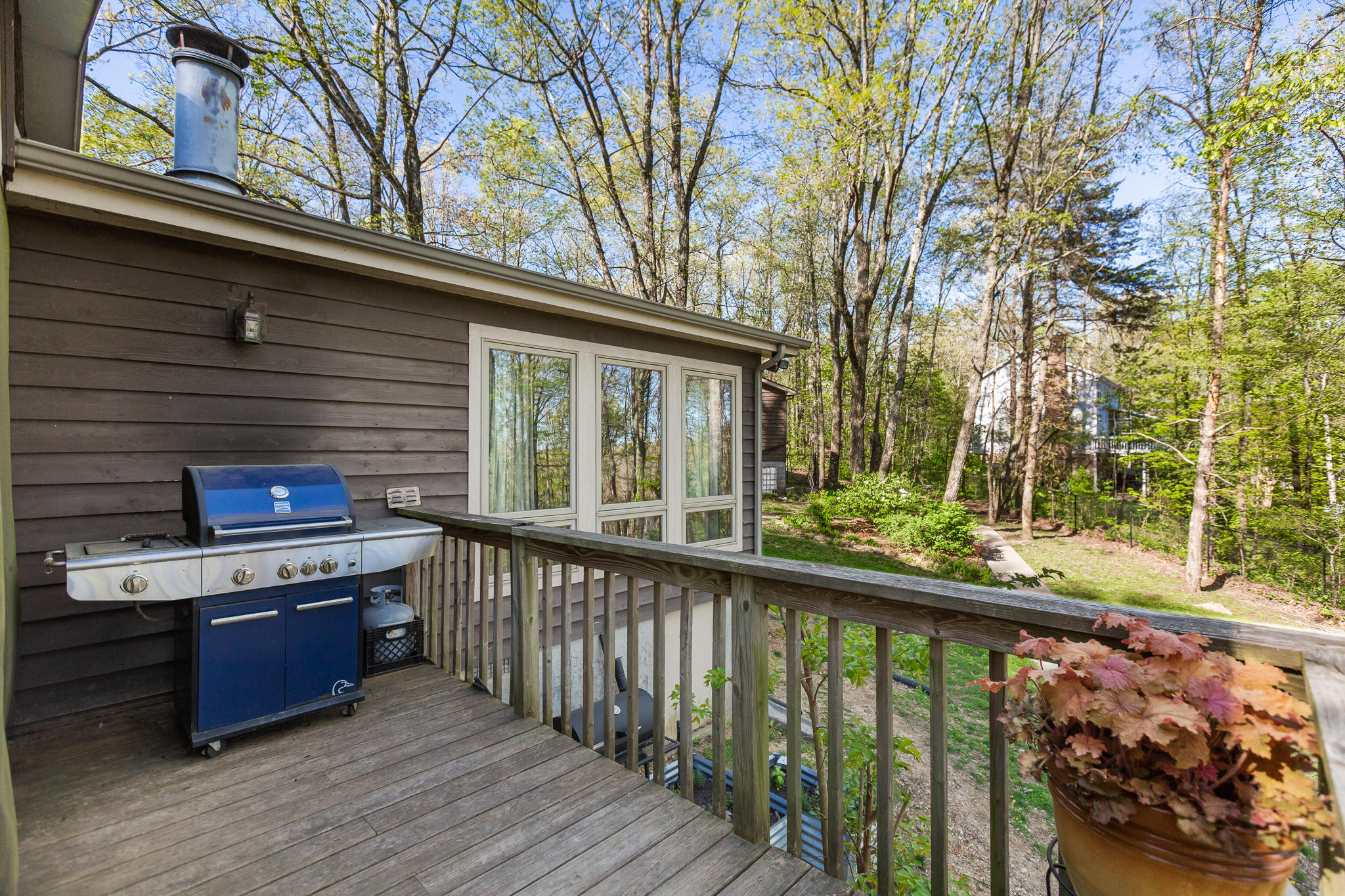 2930 Kell Road Signal Mountain, TN 37377 - Photo 27 of 42 Deck