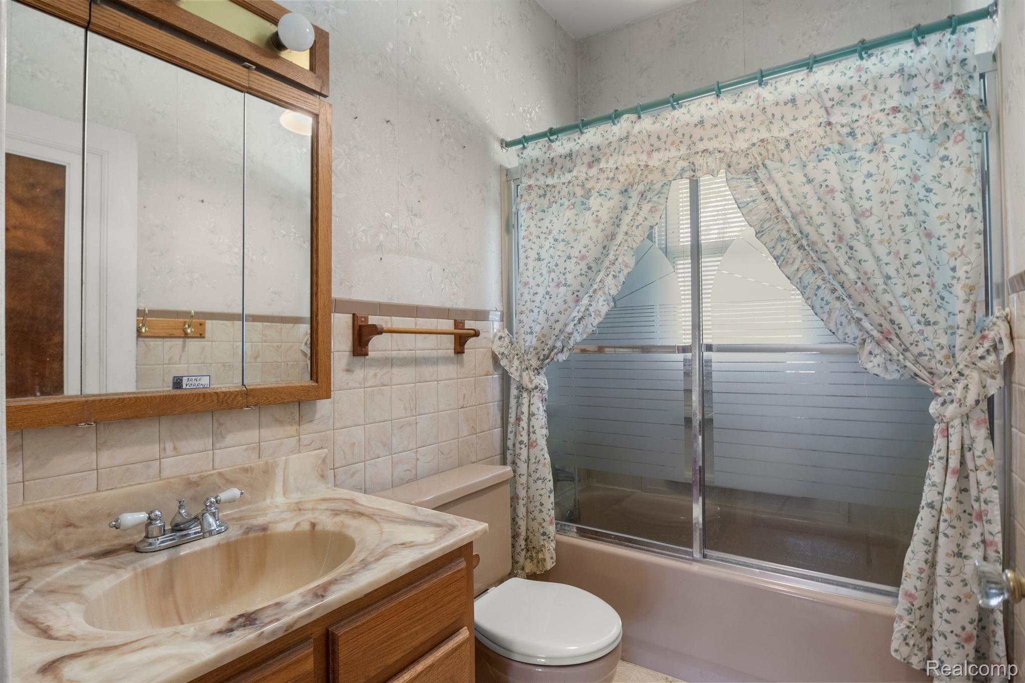 12035 Inkster Road Taylor, MI 48180 - Photo 20 of 46 Gallery Image 20
