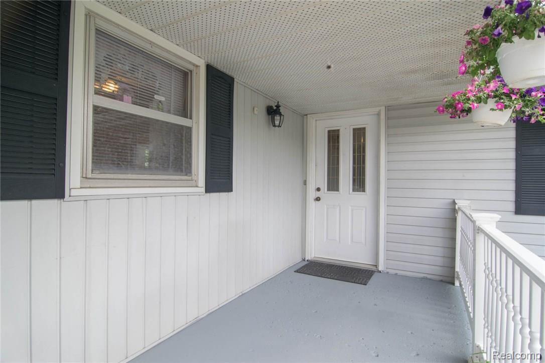 11434 Grafton Road Carleton, MI 48117 - Photo 3 of 50 DSC_0002.jpg