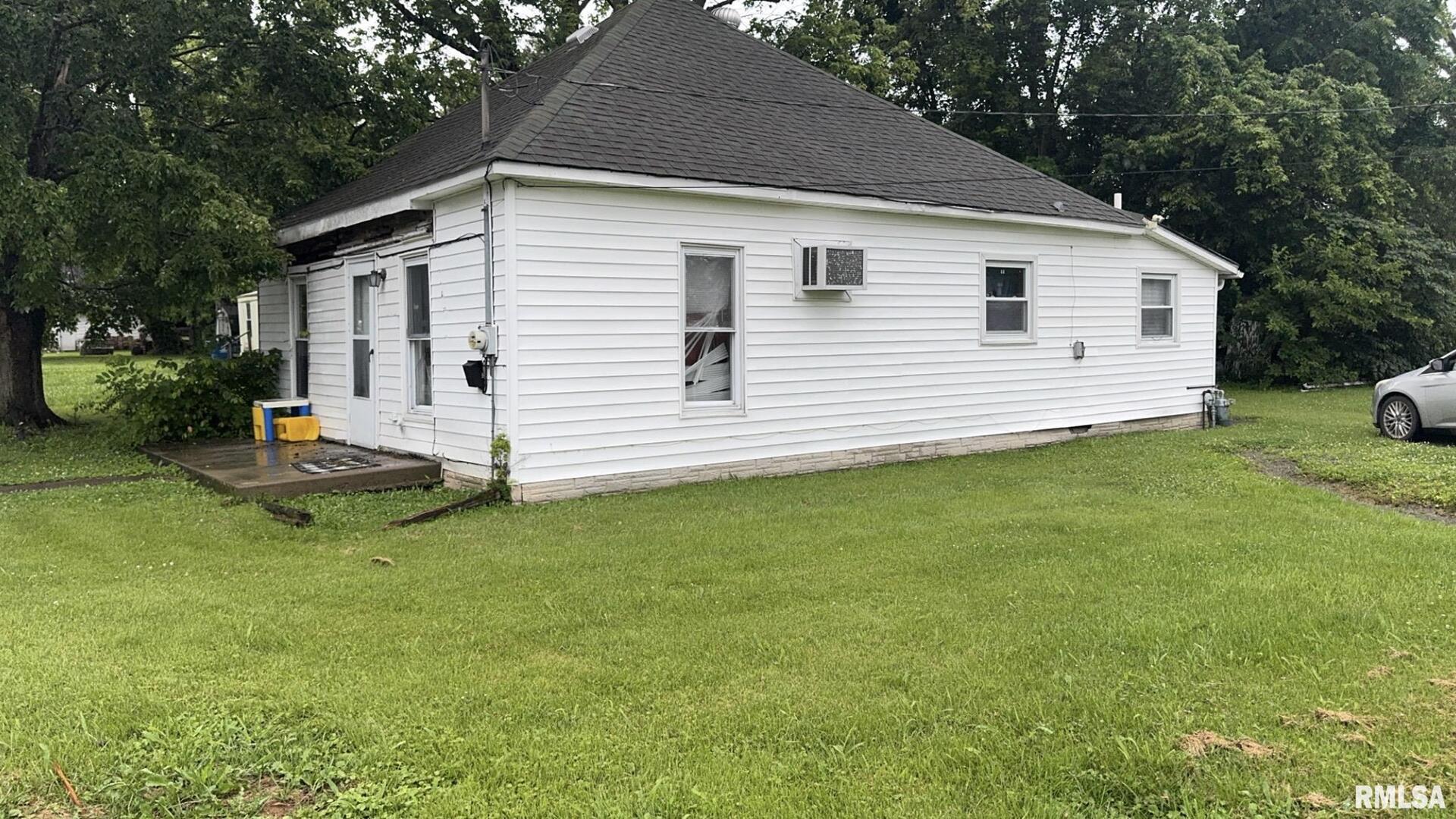 404 East Main Street Buckner, IL 62819 - Photo 2 of 11 Gallery Image 2