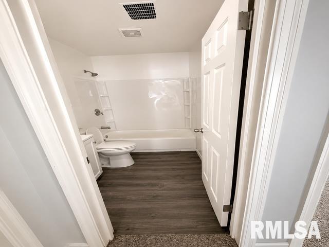 2204 East Adams Street Springfield, IL 62703 - Photo 6 of 13