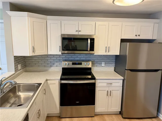 $2,500 | 101 Marlborough Street, Unit 2, East Greenwich, RI 02818