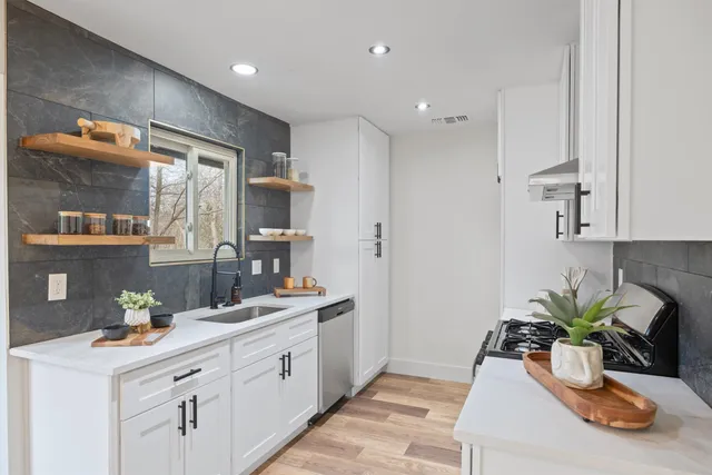 $449,999 | 6212 Boxcar Run, Austin, TX 78745