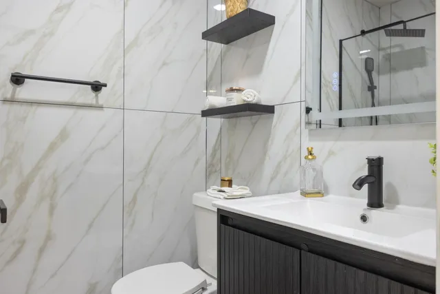 $449,999 | 6212 Boxcar Run, Austin, TX 78745