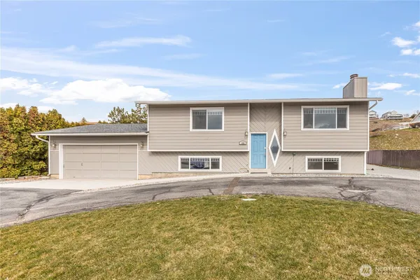 $699,999 | 109 Pyramid Place, Chelan, WA 98816