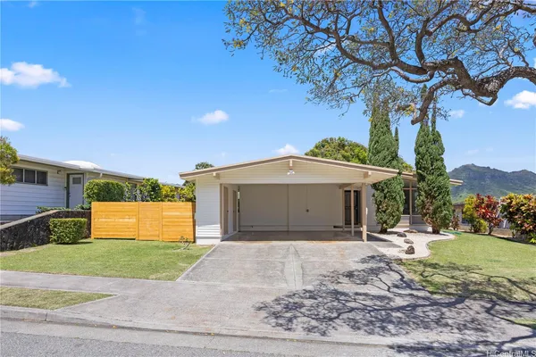 $1,299,000 | 822 Kalalea Street, Honolulu, HI 96825