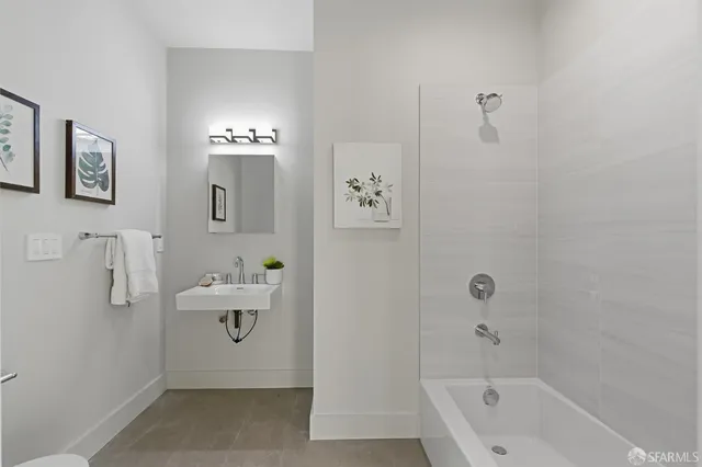 $1,587 | 3945 Judah Street, Unit 301, San Francisco, CA 94122