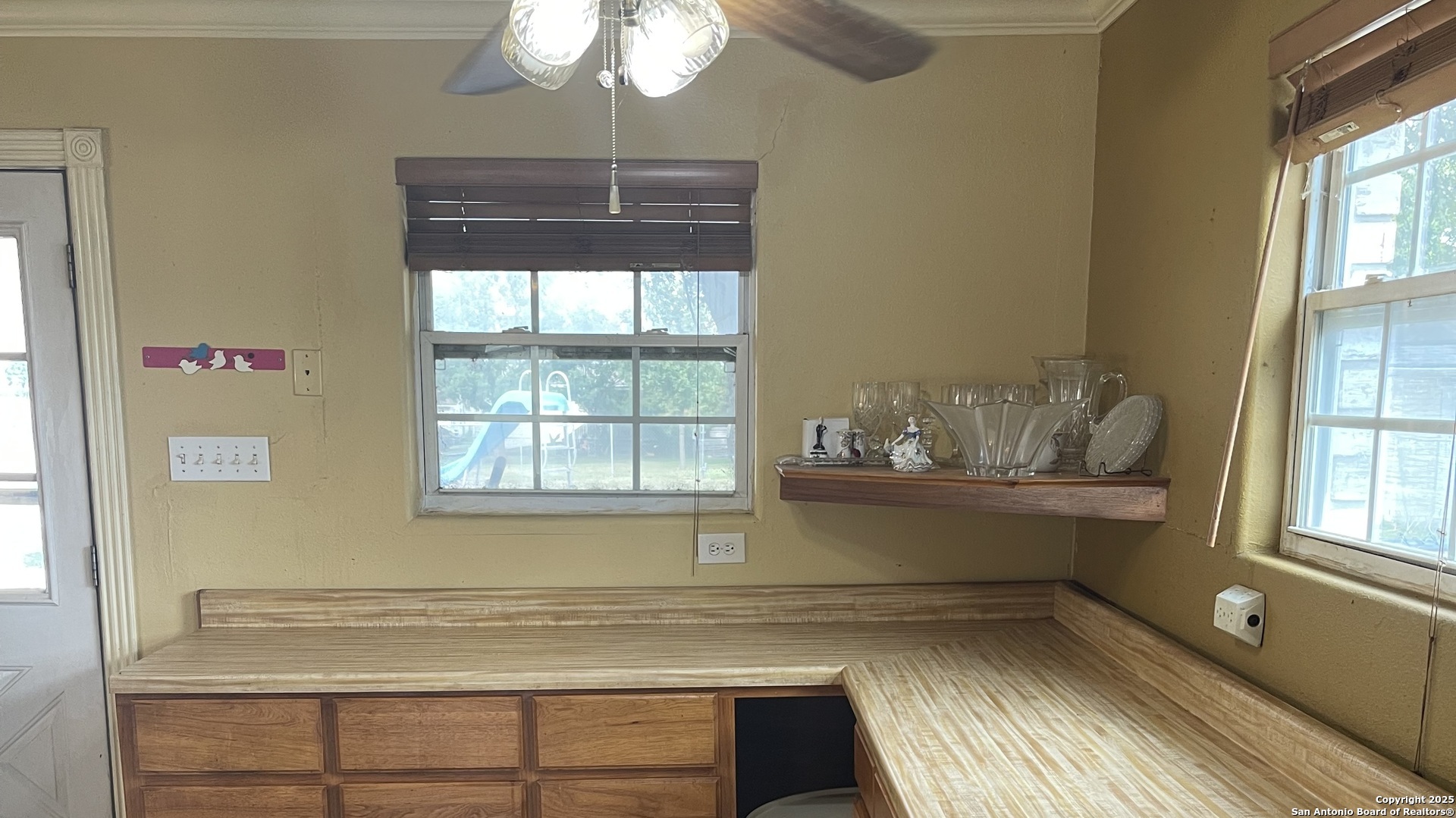 6932 Green Valley Road Cibolo, TX 78108 - Photo 9 of 18 a bathroom with a sink and a bathtub