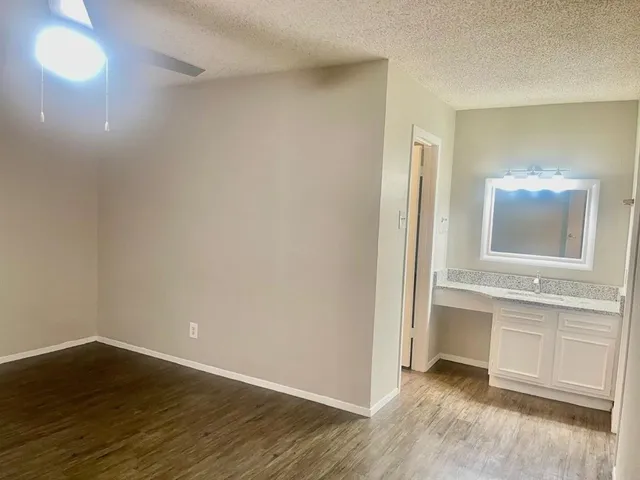 $1,500 | 5300 Keller Springs Road, Unit 2080, Dallas, TX 75248