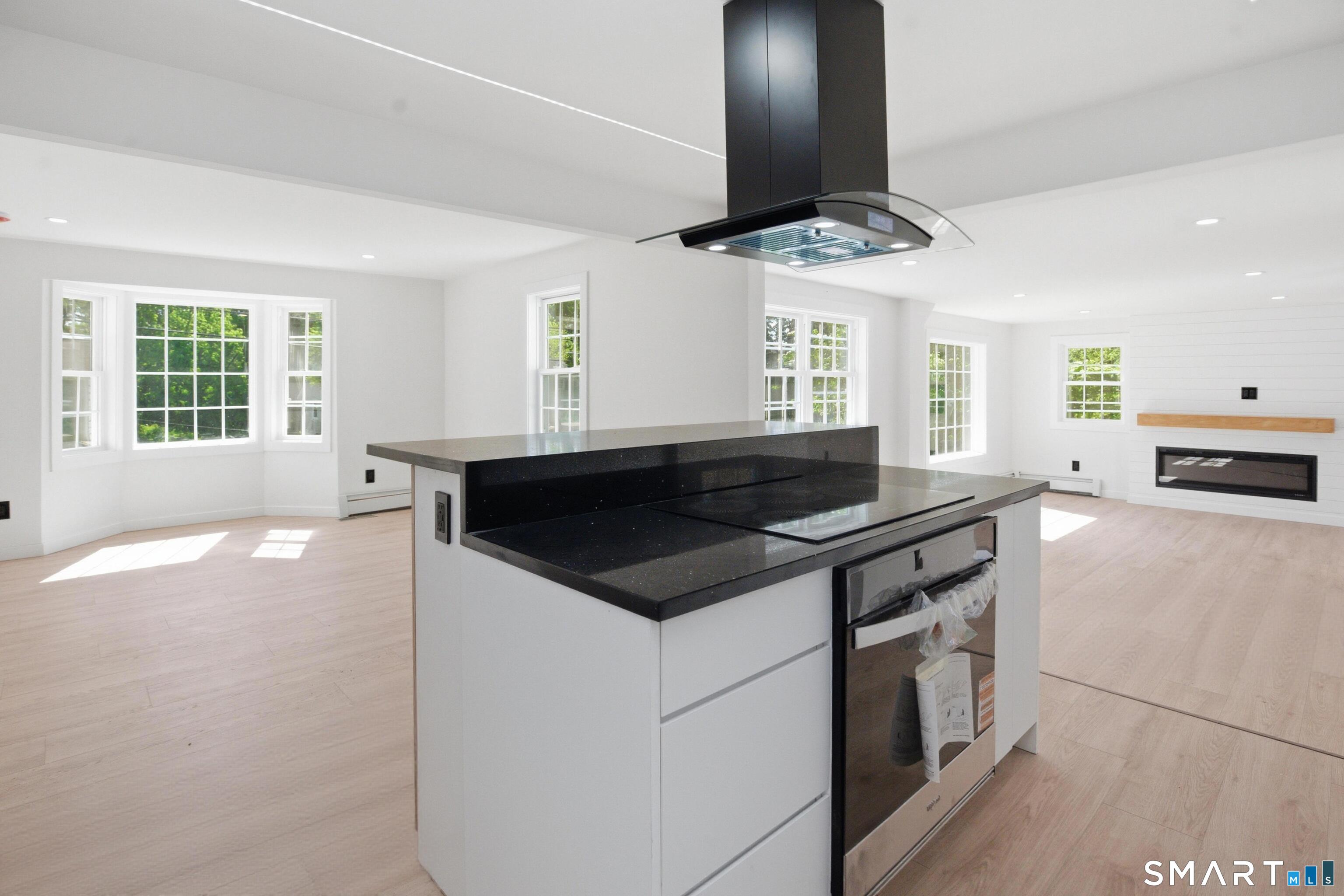 1646 Jennings Road Fairfield, CT 06824 - Photo 12 of 40