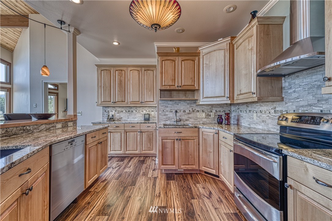 561 Rhododendron Drive Sequim, WA 98382 - Photo 13 of 40 Gallery Image 13