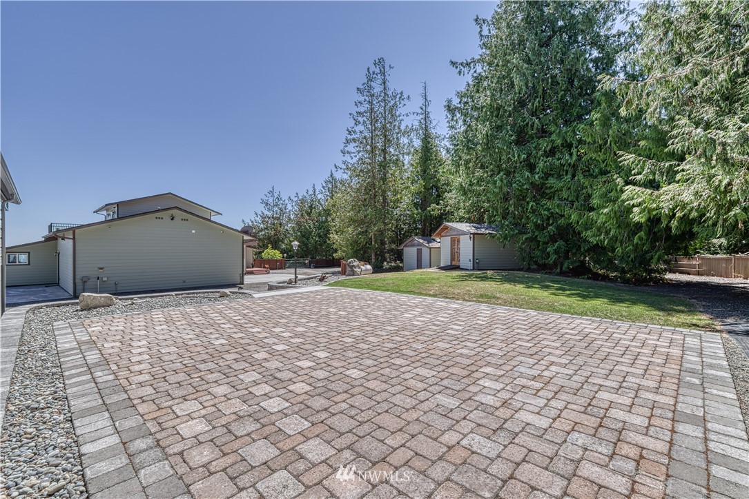 561 Rhododendron Drive Sequim, WA 98382 - Photo 39 of 40 Gallery Image 39