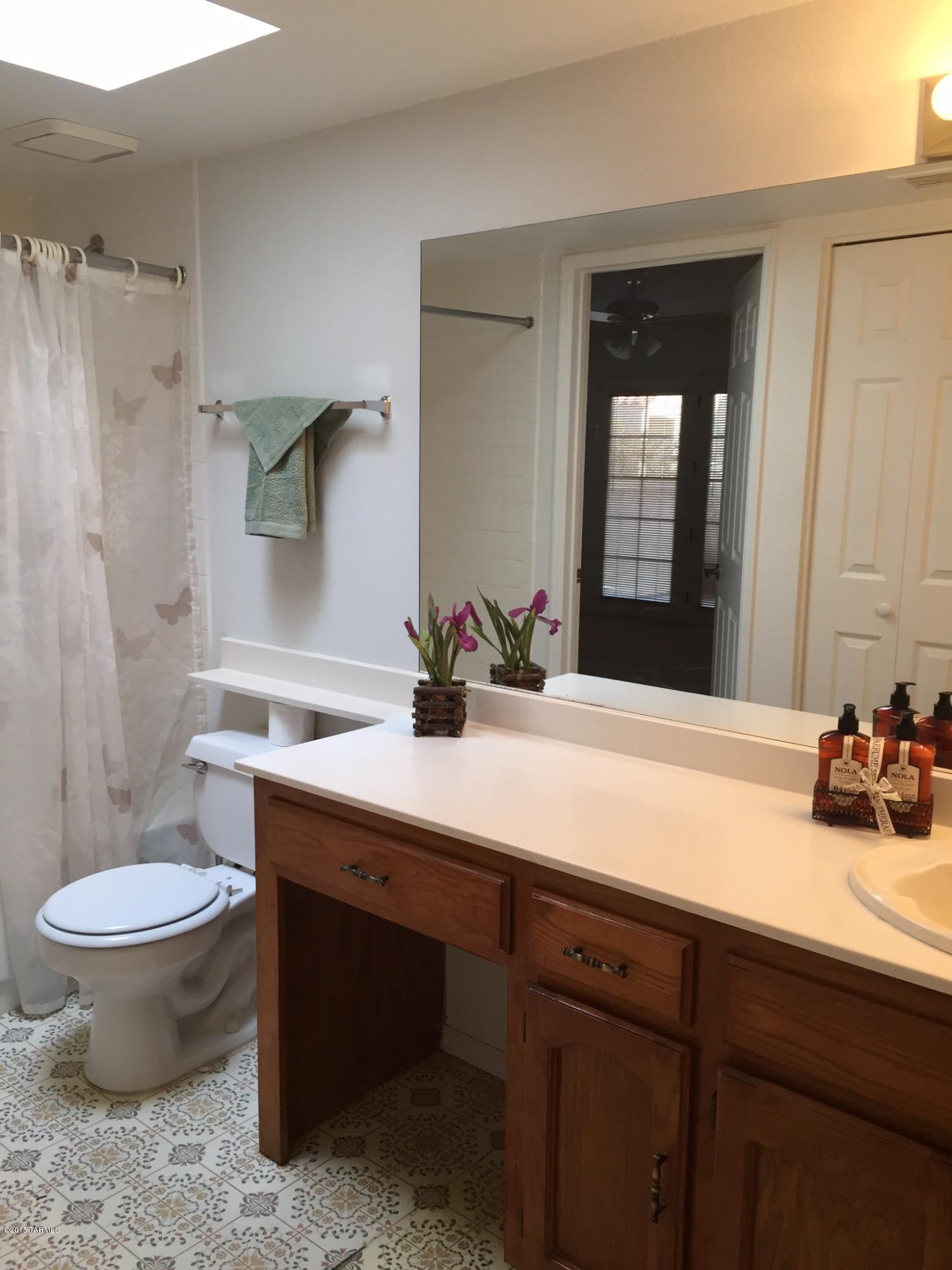 1200 East River Road, Unit B25 Tucson, AZ 85718 - Photo 8 of 14