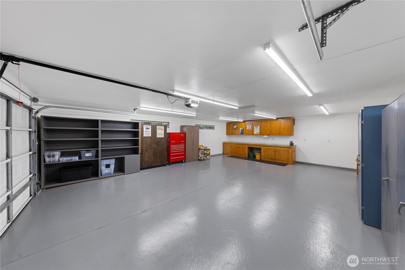 802 Haddon Road Anacortes, WA 98221 - Photo 21 of 36 a view of a garage with furniture