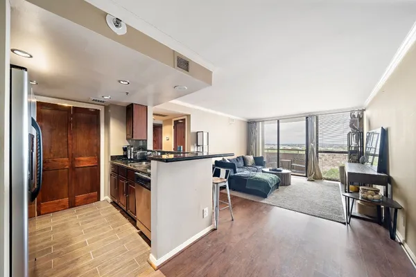 $1,350 | 3525 Sage Road, Unit 1111, Houston, TX 77056