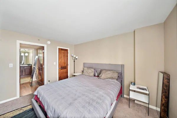 $1,350 | 3525 Sage Road, Unit 1111, Houston, TX 77056