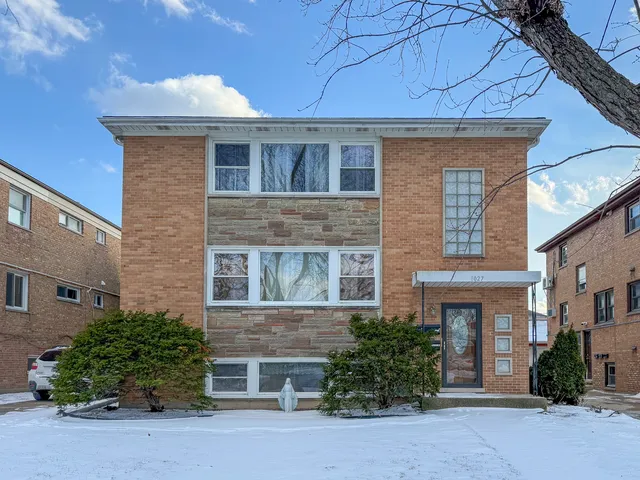 $799,900 | 8027 West Churchill Avenue, Niles, IL 60714