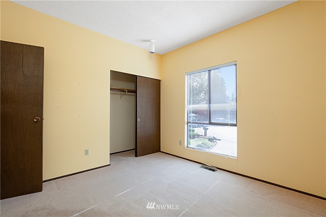 16036 Southeast 167th Place Renton, WA 98058 - Photo 14 of 30 Gallery Image 14