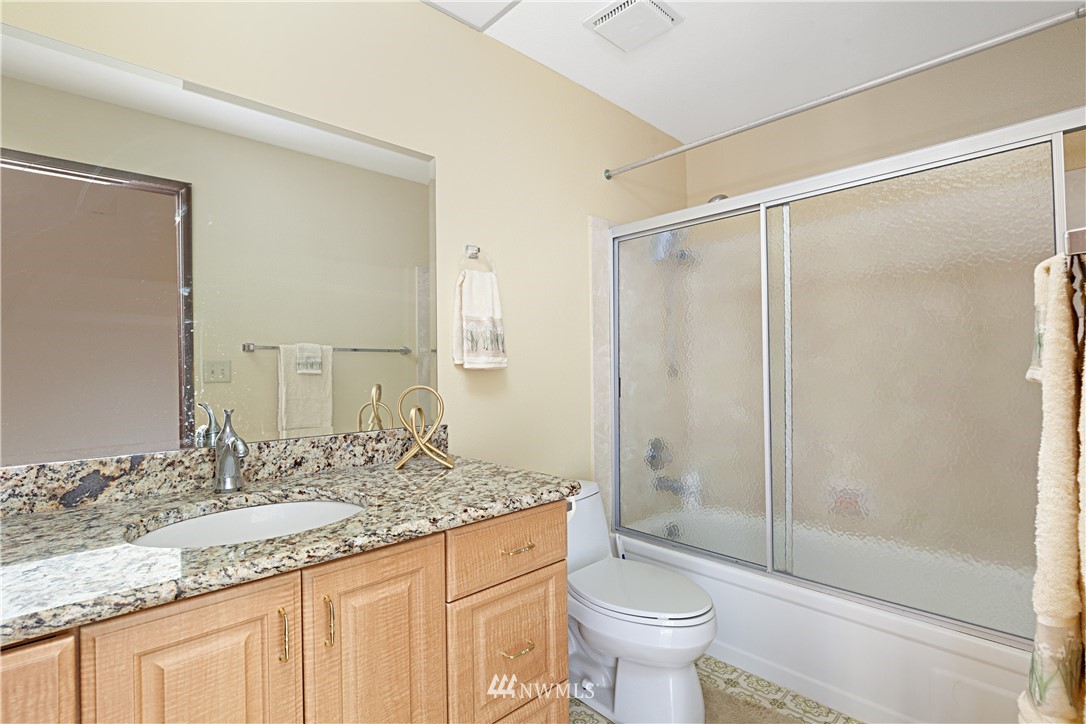 16036 Southeast 167th Place Renton, WA 98058 - Photo 15 of 30 Gallery Image 15