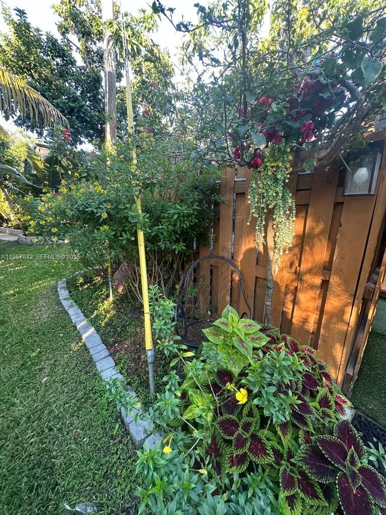 283 Woodland Road, Unit 283 Palm Springs, FL 33461 - Photo 27 of 28