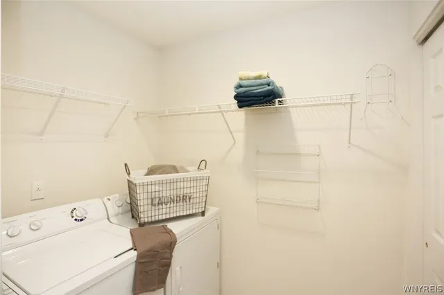 $2,691 | 4100 Stonegate Lane, Unit 2, Buffalo, NY 14221