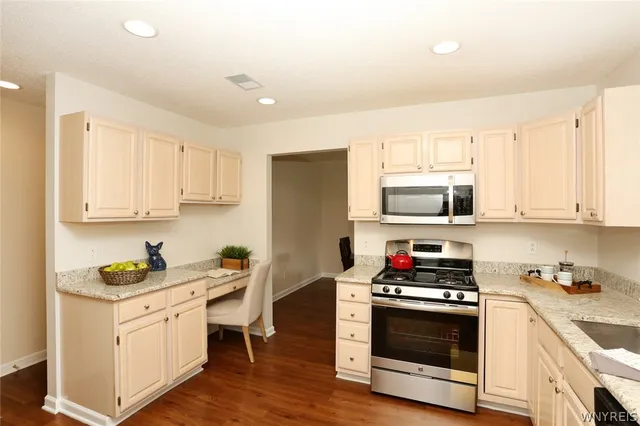 $2,691 | 4100 Stonegate Lane, Unit 2, Buffalo, NY 14221