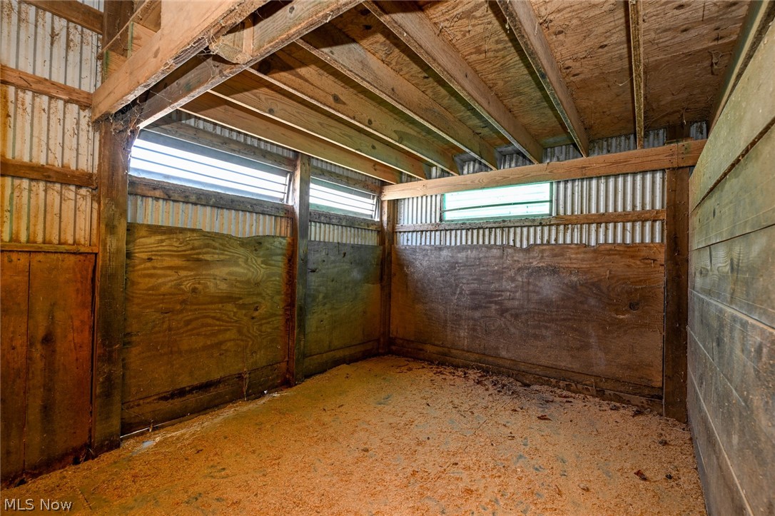 30875 Cannon Road Solon, OH 44139 - Photo 47 of 48 Foaling stall