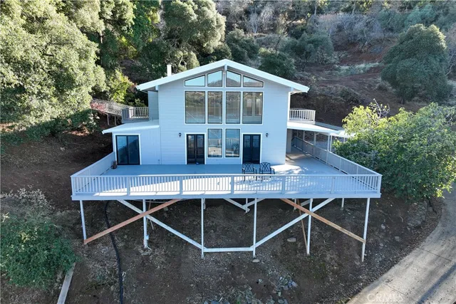 $599,000 | 12090 North Drive, Clearlake, CA 95422