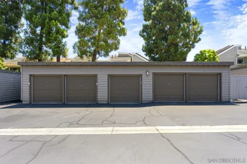 $549,000 | 1059 Shadowridge Drive, Unit 7, Vista, CA 92081
