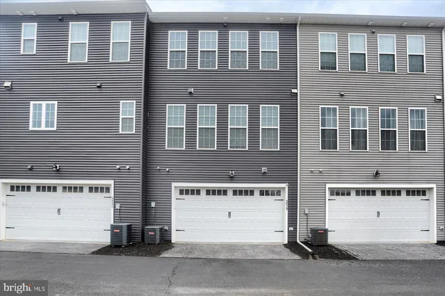 $455,000 | 3219 Wayland Road, Mechanicsburg, PA 17055