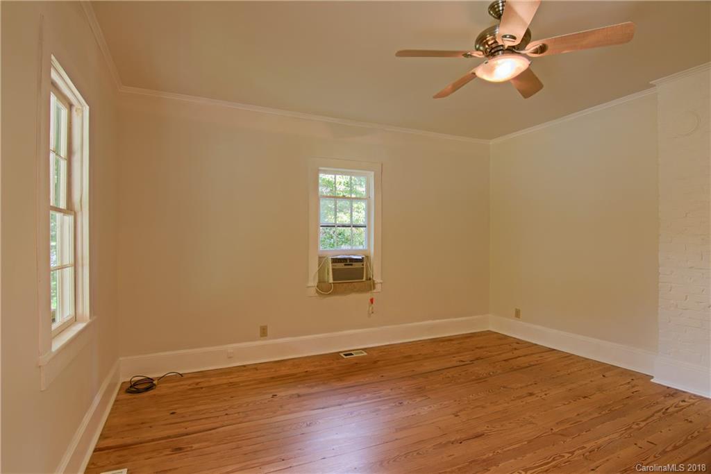 124 Beaver Street Tryon, NC 28782 - Photo 8 of 23 Gallery Image 8