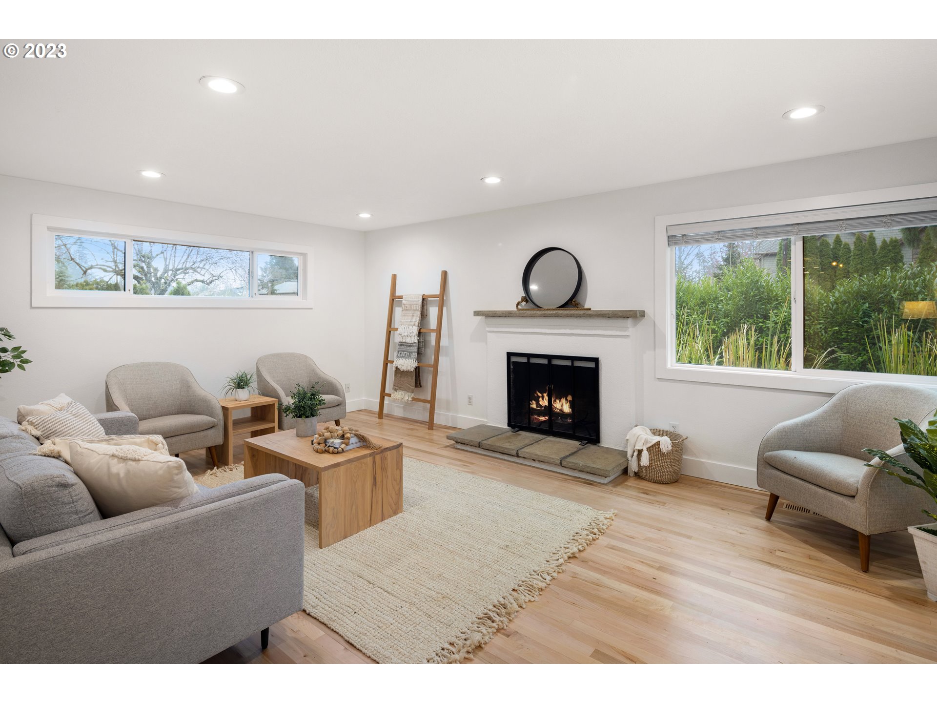 5465 Southwest Childs Road Lake Oswego, OR 97035 - Photo 3 of 36 Gallery Image 3