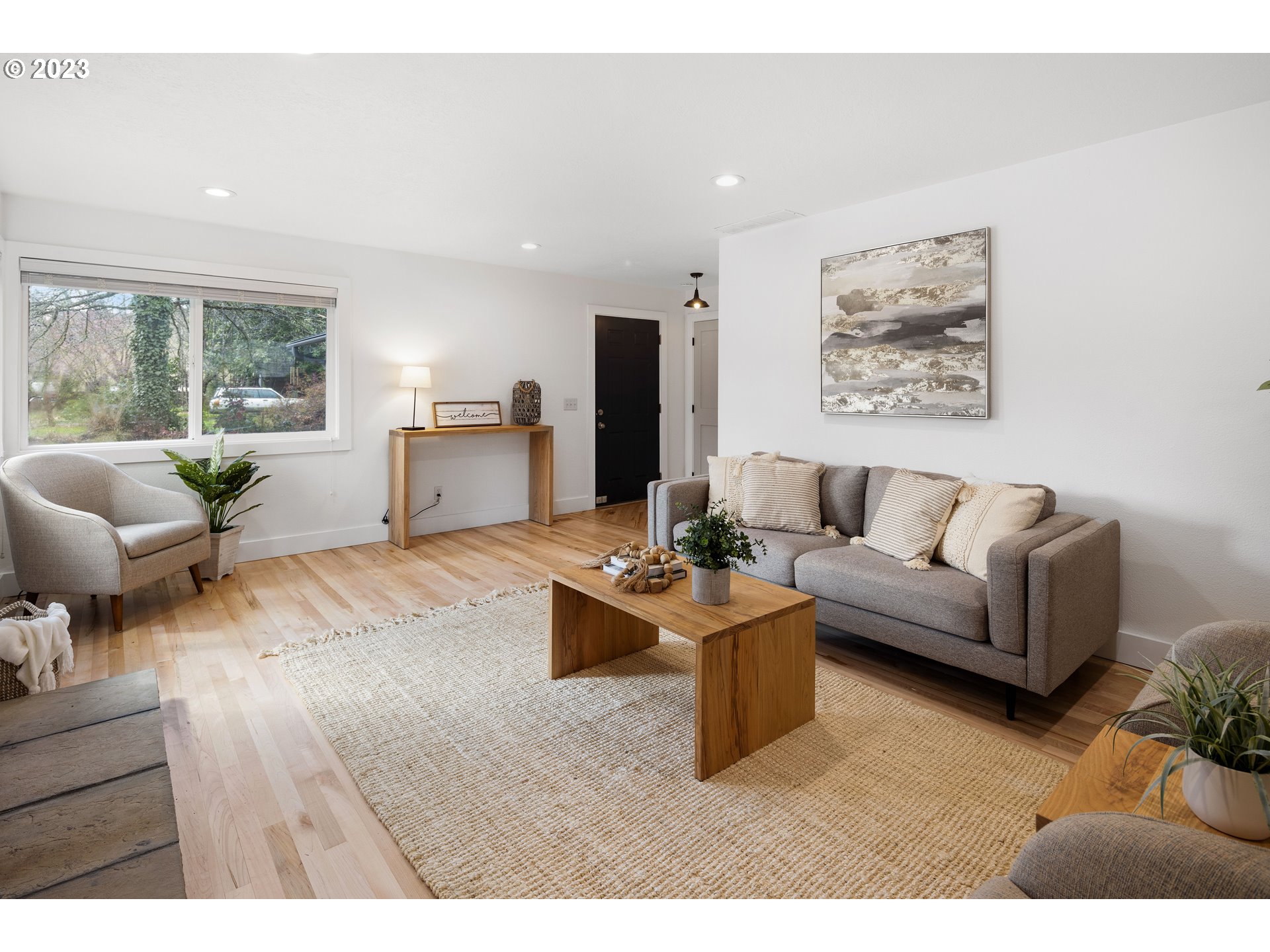 5465 Southwest Childs Road Lake Oswego, OR 97035 - Photo 5 of 36 Gallery Image 5
