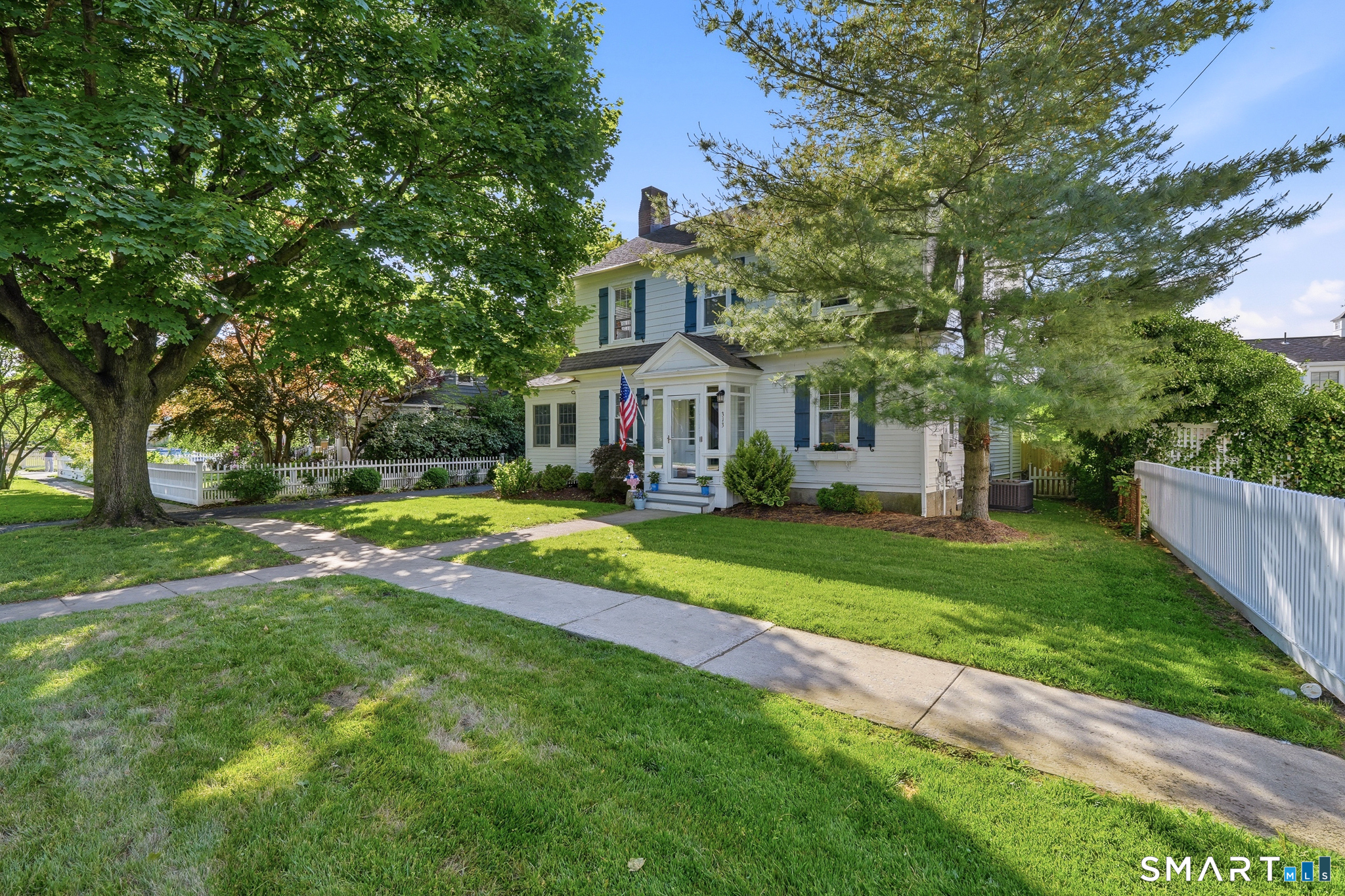 313 Old Post Road Fairfield, CT 06824 - Photo 1 of 40