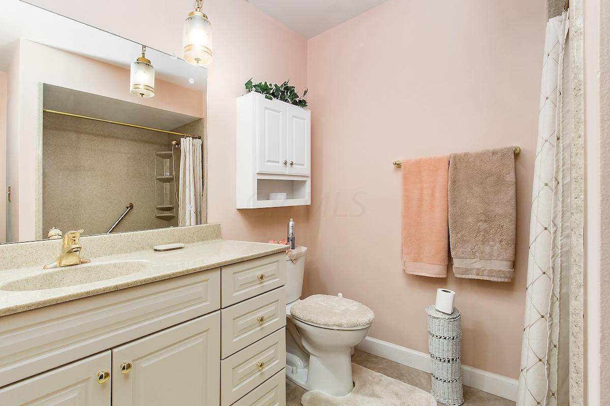 2663 North Star Road Columbus, OH 43221 - Photo 4 of 29