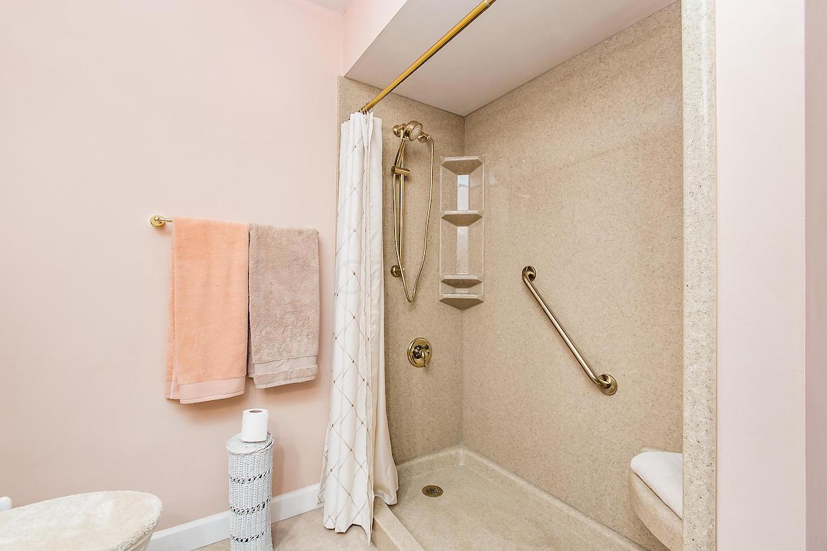 2663 North Star Road Columbus, OH 43221 - Photo 5 of 29