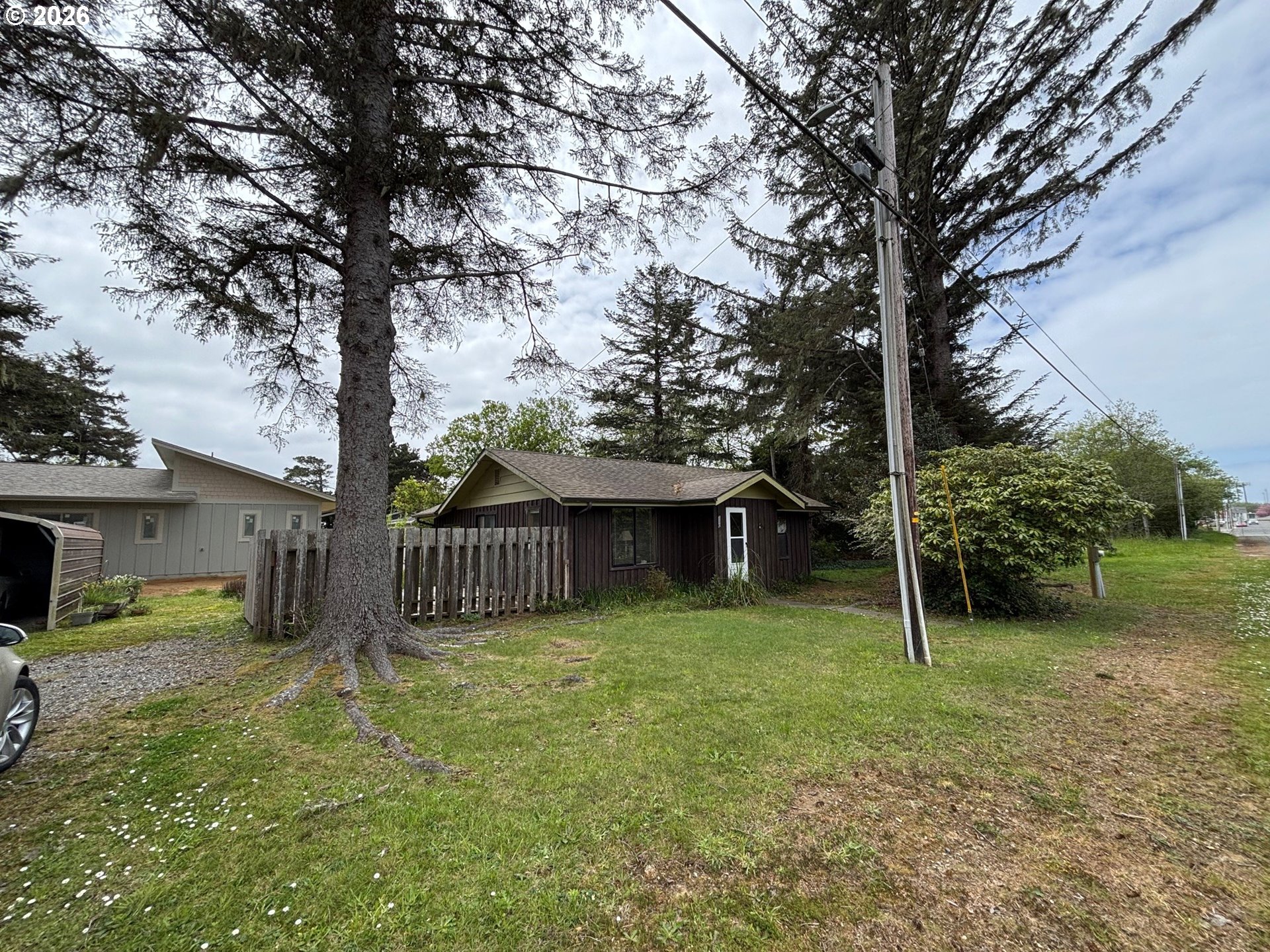 330 10th Street Southwest Bandon, OR 97411 - Photo 14 of 44