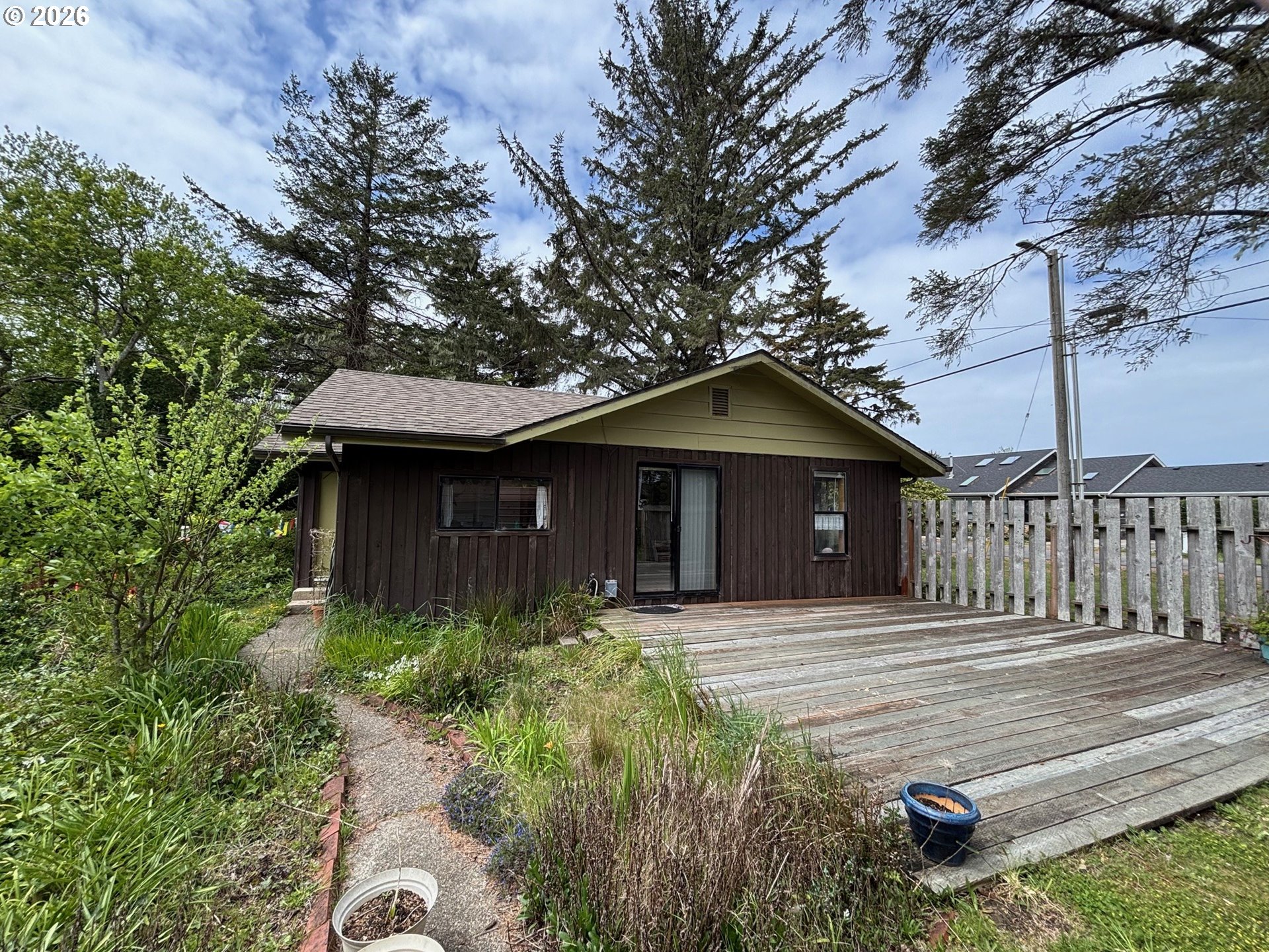 330 10th Street Southwest Bandon, OR 97411 - Photo 15 of 44